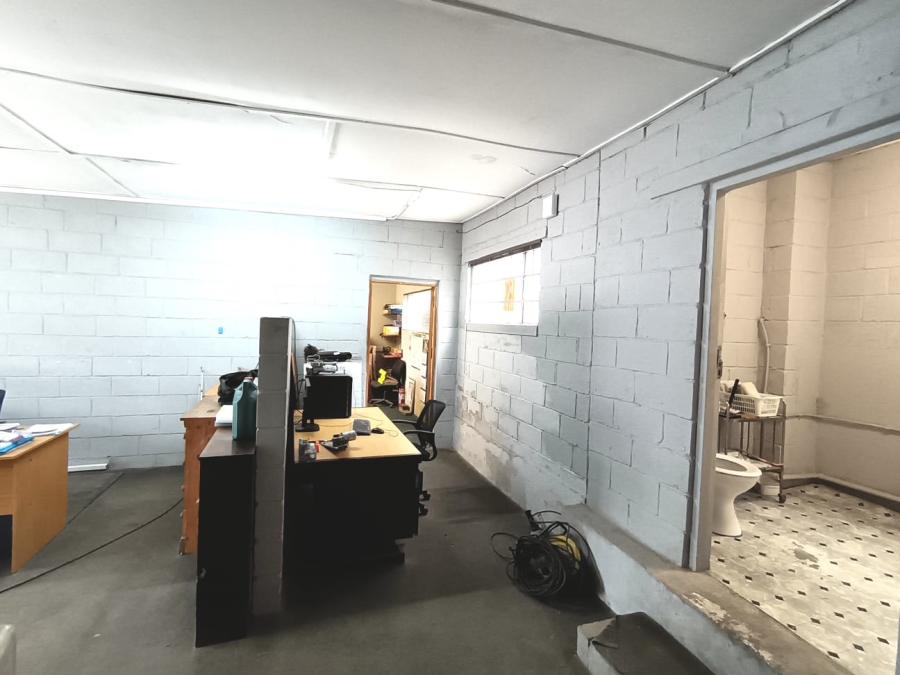 To Let Commercial Property for Rent in Cotswold Eastern Cape